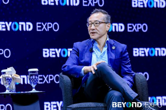 可靠配资网 蔡崇信建言年轻人：不要过于在意简历 选老板比选岗位重要